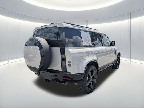 Borasco Gray Metallic 2026 Land Rover Defender P400 X-Dynamic SE