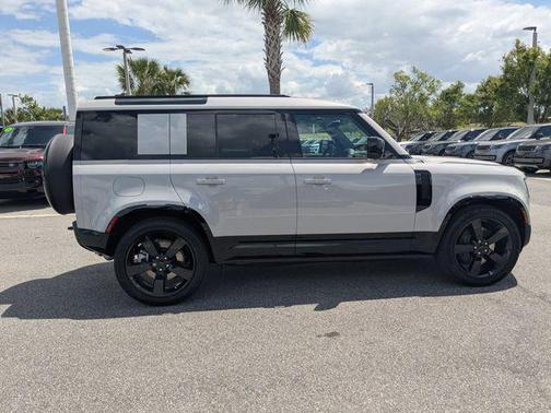 Borasco Gray Metallic 2026 Land Rover Defender P400 X-Dynamic SE