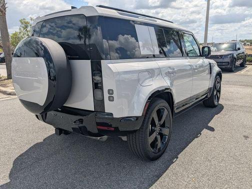 Borasco Gray Metallic 2026 Land Rover Defender P400 X-Dynamic SE