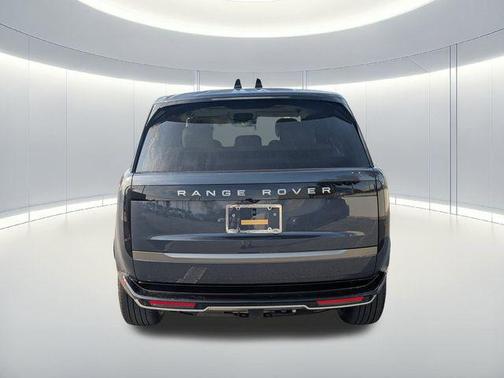 2026 Land Rover Range Rover P530 SE