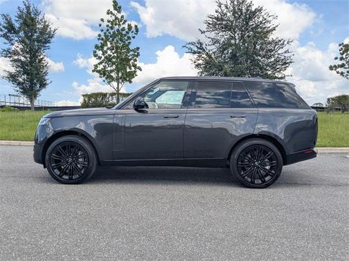 2025 Land Rover Range Rover P400 SE