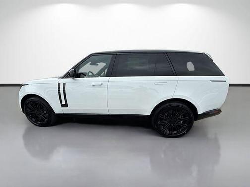 White 2026 Land Rover Range Rover P400 SE 7 Seat