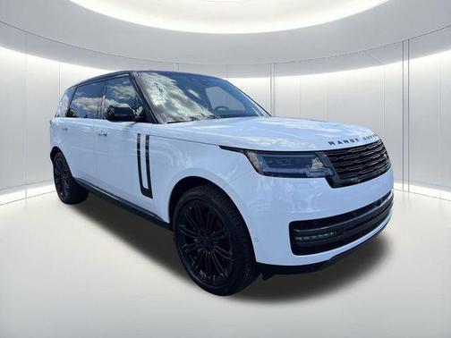 White 2026 Land Rover Range Rover P400 SE 7 Seat
