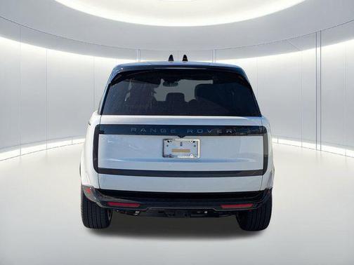 2026 Land Rover Range Rover P530 SE 7 Seat