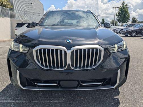 Black Sapphire Metallic 2025 BMW X5 xDrive40i