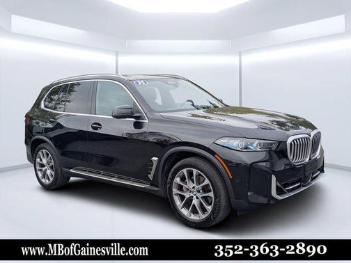 Black Sapphire Metallic 2025 BMW X5 xDrive40i