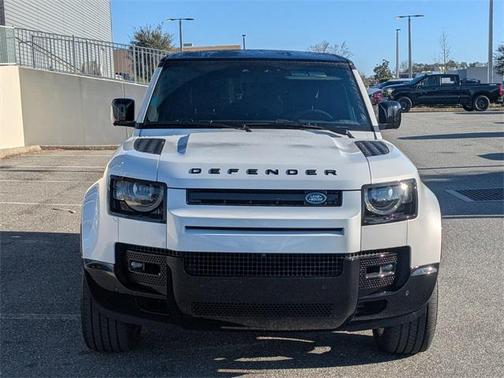 2023 Land Rover Defender 110 V8