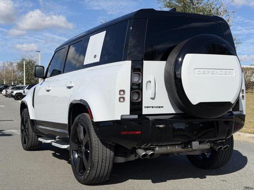 2023 Land Rover Defender 110 V8