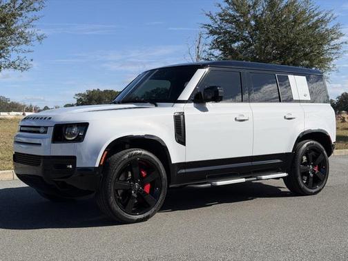 2023 Land Rover Defender 110 V8