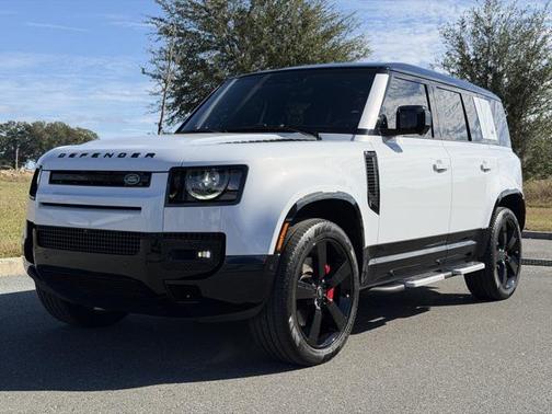 2023 Land Rover Defender 110 V8