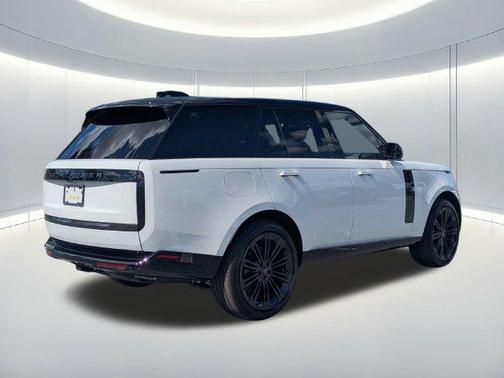 White 2027 Land Rover Range Rover SE