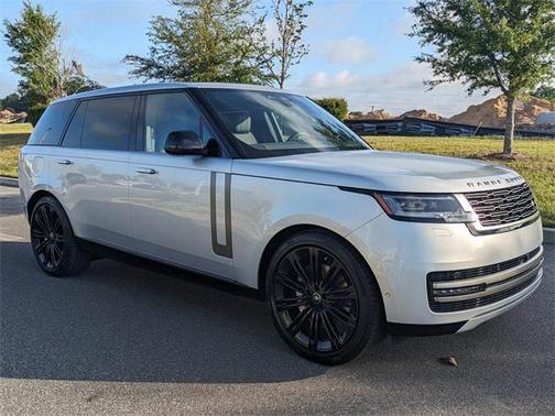 2025 Land Rover Range Rover P400 SE 7 Seat