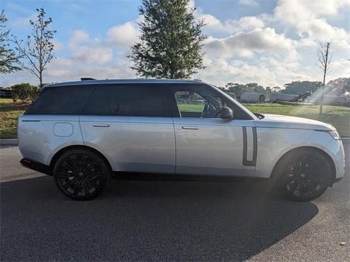 2025 Land Rover Range Rover P400 SE 7 Seat