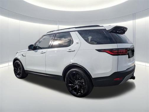 2025 Land Rover Discovery P300 S