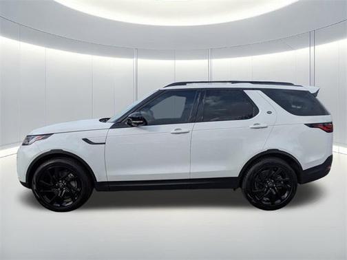 2025 Land Rover Discovery P300 S