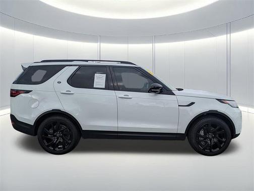 2025 Land Rover Discovery P300 S