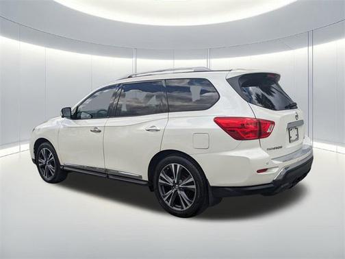 2017 Nissan Pathfinder Platinum