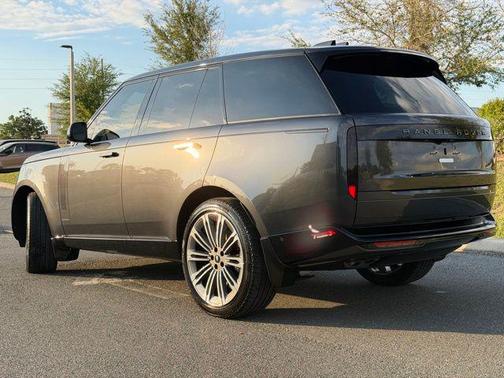 2025 Land Rover Range Rover P530 SE