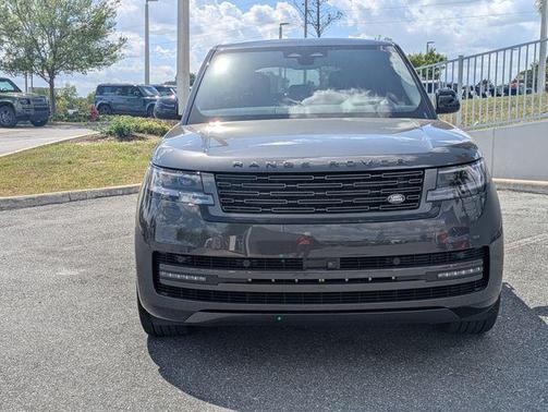 Carpathian Gray Premium Metallic 2025 Land Rover Range Rover P530 SE