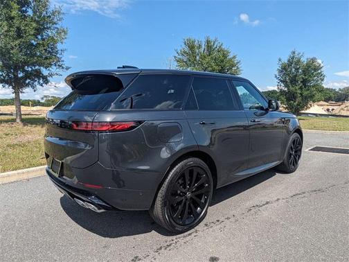 2025 Land Rover Range Rover Sport SE