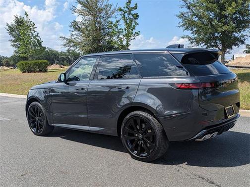2025 Land Rover Range Rover Sport SE