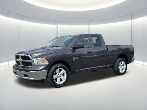 Granite Crystal Metallic Clearcoat 2024 RAM 1500 Classic SLT