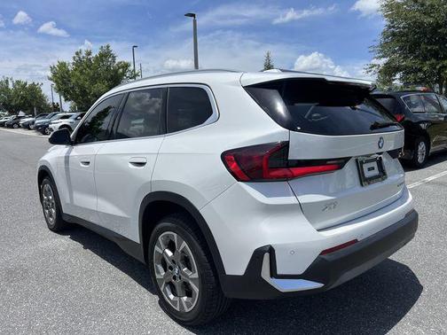 Alpine White 2023 BMW X1 xDrive28i