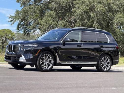 2025 BMW X7 xDrive40i