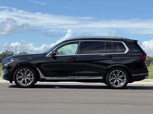 2025 BMW X7 xDrive40i