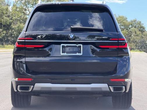 2025 BMW X7 xDrive40i