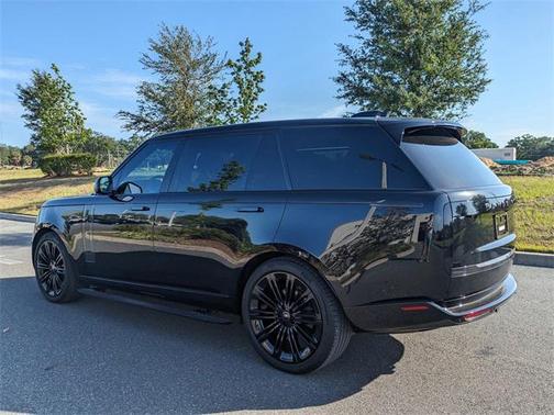 2025 Land Rover Range Rover P400 SE 7 Seat
