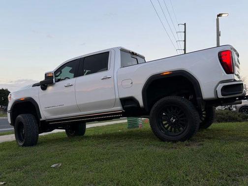 2024 GMC Sierra 2500 Denali Ultimate