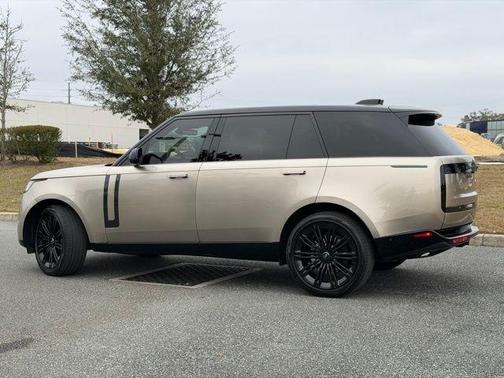 2023 Land Rover Range Rover P530 SE