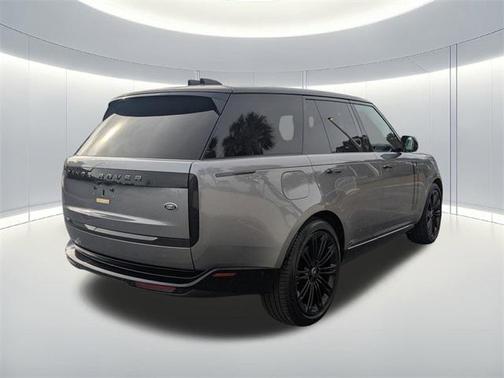 2023 Land Rover Range Rover P530 SE