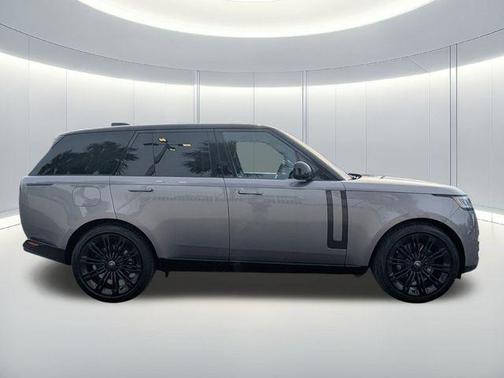 2023 Land Rover Range Rover P530 SE