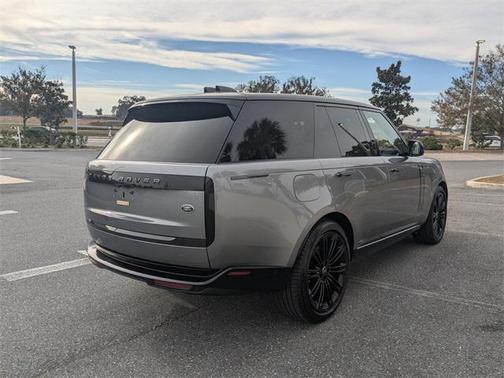2023 Land Rover Range Rover P530 SE