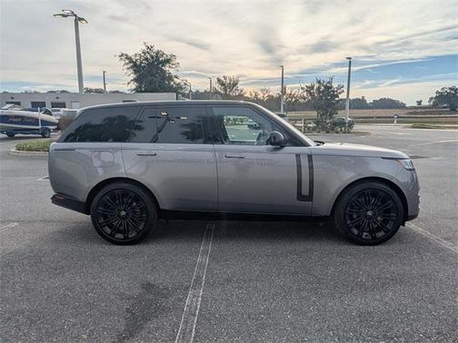 2023 Land Rover Range Rover P530 SE