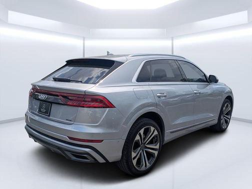 Florett Silver Metallic 2022 Audi Q8 55 Premium Plus