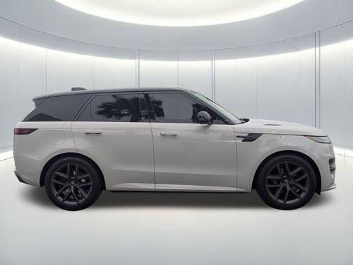 2024 Land Rover Range Rover Sport SE