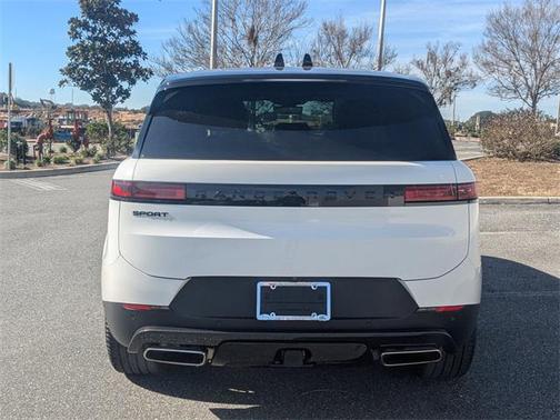 2024 Land Rover Range Rover Sport SE