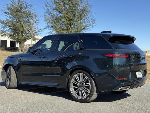2025 Land Rover Range Rover Sport SE