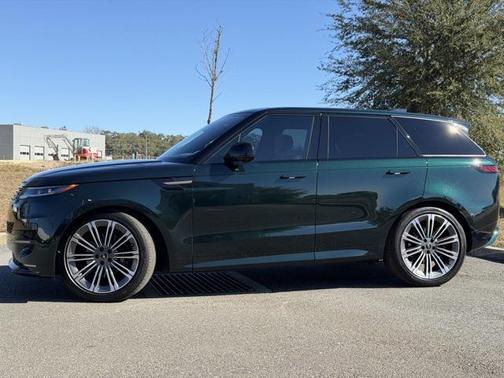 2025 Land Rover Range Rover Sport SE