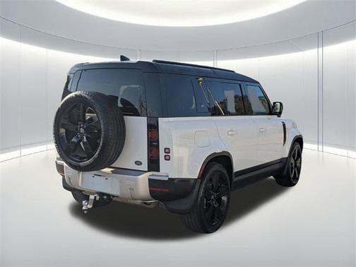 2023 Land Rover Defender 110 SE