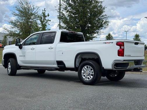 Summit White 2025 Chevrolet Silverado 3500 LT