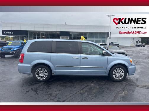 2013 Chrysler Town & Country Touring-L