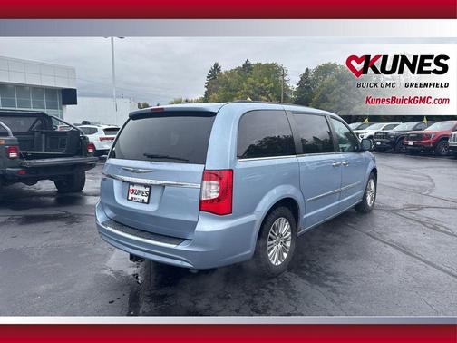 2013 Chrysler Town & Country Touring-L