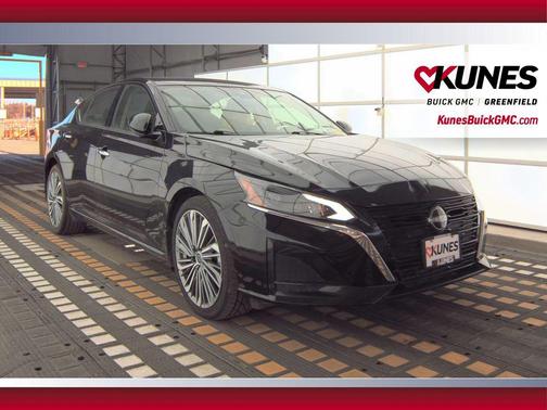 Super Black 2024 Nissan Altima 2.5 SL