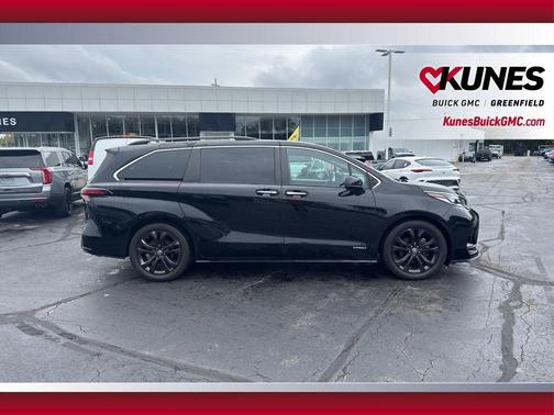 2021 Toyota Sienna XSE 7 Passenger