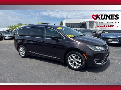 Dark Cordovan Pearlcoat 2018 Chrysler Pacifica Touring-L
