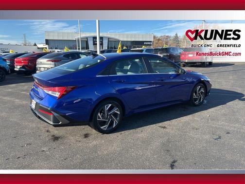 2025 Hyundai ELANTRA SEL